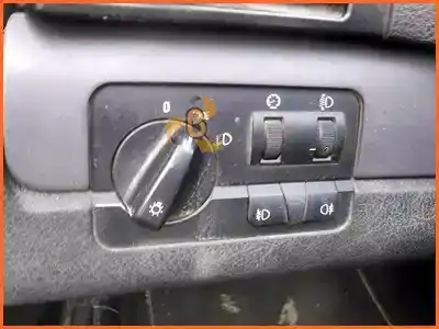 Veicolo di demolizione bmw 3 (e46) 316 i dell'anno 1998 alimentato 