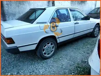 Verschrottungsfahrzeug MERCEDES-BENZ 190 (W201)  des Jahres 1997 angetrieben 