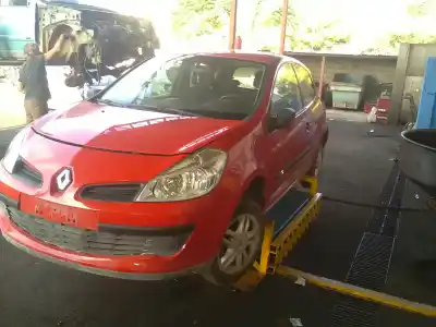 Veículo de Sucata renault clio iii d4f d7 do ano 2007 alimentado d4f d7