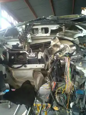 Veicolo di demolizione peugeot 3008 style dell'anno 0 alimentato 