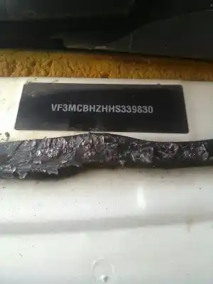 Veicolo di demolizione peugeot 3008 style dell'anno 0 alimentato 