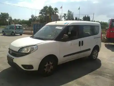 Veicolo di demolizione fiat doblo (263) 263 / axp1b / sn5dn dell'anno 2010 alimentato 263a7000