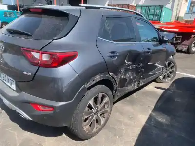 Sloopvoertuig kia stonic (ybcuv) g3lc van het jaar 0 aangedreven g3lc