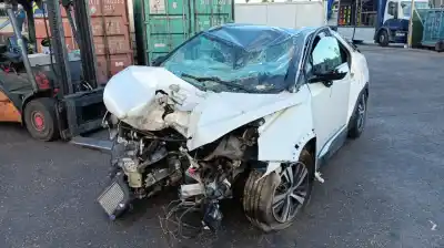 Vehicul casat peugeot 3008 style al anului 2016 alimentat 