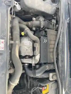 Veículo de Sucata citroen c4 berlina c4 berlina do ano 2004 alimentado 