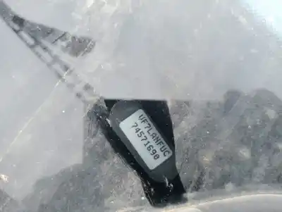 Veículo de Sucata citroen c4 coupe millenium do ano 2004 alimentado 