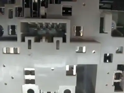 Veículo de Sucata mazda 2 lim. () hybrid do ano 2014 alimentado 