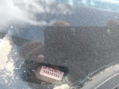 Veículo de Sucata citroen c4 berlina citroen c4 do ano 2004 alimentado 