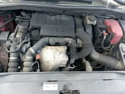 Veículo de Sucata citroen c4 berlina citroen c4 do ano 2004 alimentado 