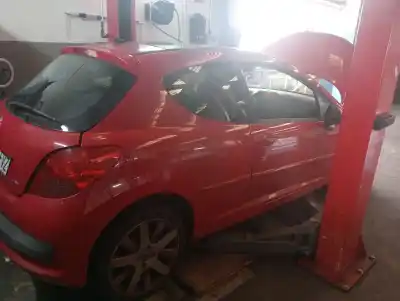 Veicolo di demolizione peugeot 207 1.6 hdi 92 cv dell'anno 2010 alimentato 