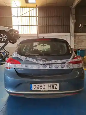 Veicolo di demolizione opel astra j lim. astra j dell'anno 0 alimentato 