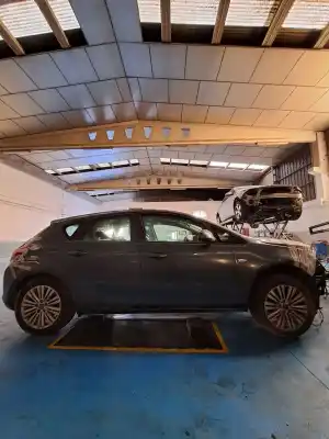 Veicolo di demolizione opel astra j lim. astra j dell'anno 0 alimentato 