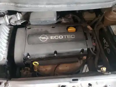 Veículo de Sucata opel zafira a zafira a do ano 1999 alimentado 