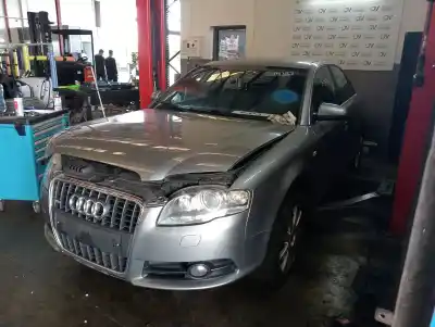 Veículo de Sucata AUDI A4 BERLINA (8E) A4 8E do ano 2004 alimentado 