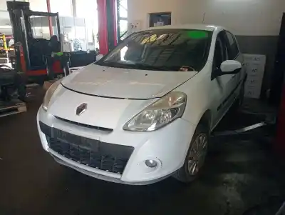 Veículo de Sucata RENAULT CLIO III CLIO III do ano 2005 alimentado 