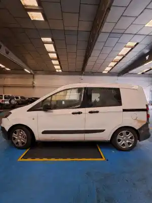 Veículo de Sucata ford ford transit ford do ano 2013 alimentado 