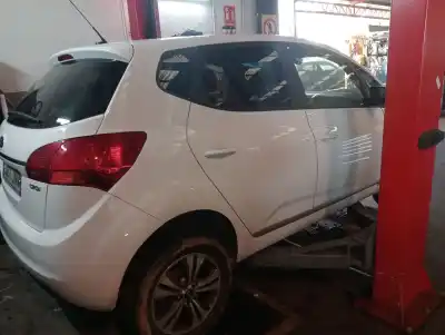 Veículo de Sucata kia venga 1.6 crdi cat 116 cv / 85 kw do ano 2010 alimentado 