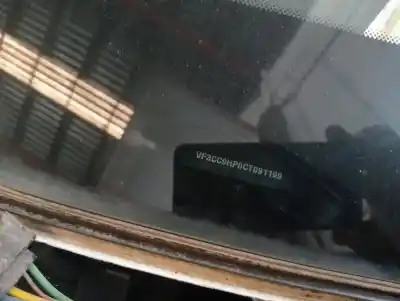 Veículo de Sucata peugeot 208 like do ano 2012 alimentado 