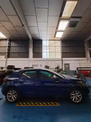 Veicolo di demolizione seat leon (kl1) seat leon dell'anno 2020 alimentato 