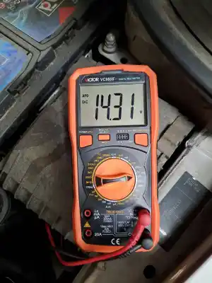 Veicolo di demolizione seat leon (kl1) seat leon dell'anno 2005 alimentato 