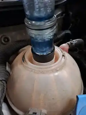 Veicolo di demolizione seat leon (kl1) seat leon dell'anno 2005 alimentato 