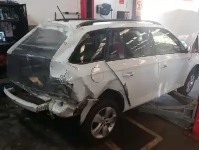 Veículo de Sucata skoda fabia 3 manual do ano 2014 alimentado chya