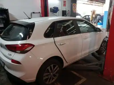 Veicolo di demolizione hyundai i30 (pd) g3lc dell'anno 2017 alimentato g3lc
