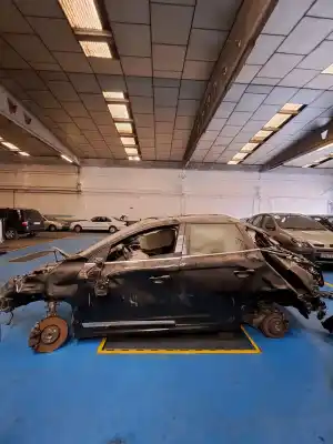 Veicolo di demolizione volvo xc60 inscription 2wd dell'anno 2017 alimentato 