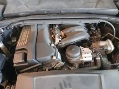 Veículo de Sucata bmw 3 (e90) 320 i do ano 2004 alimentado n46b20b