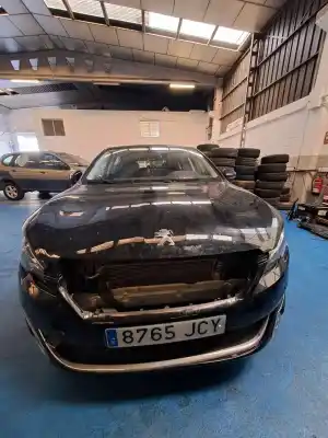 Veículo de Sucata PEUGEOT 308 120 CV / 88 KW do ano 2013 alimentado 