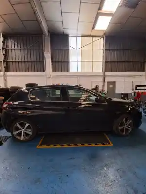 Sloopvoertuig peugeot 308 120 cv / 88 kw van het jaar 2013 aangedreven 