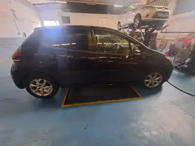 Veículo de Sucata peugeot 208 like do ano 2012 alimentado 