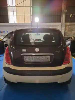 Veicolo di demolizione lancia ypsilon (101) 1.4 16v platino dell'anno 2003 alimentato 