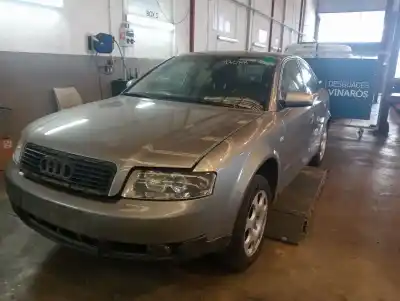 Veículo de Sucata AUDI A4 BERLINA (8E) AYM do ano 2000 alimentado AYM