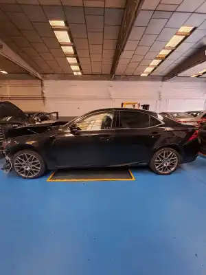 Verschrottungsfahrzeug lexus is 300 (jce10) 3.0 luxury des jahres 2001 angetrieben 