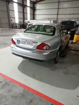 Sloopvoertuig jaguar x-type * van het jaar 2001 aangedreven bgu