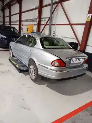 Sloopvoertuig jaguar x-type * van het jaar 2001 aangedreven bgu