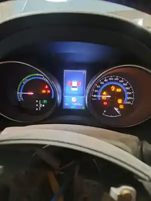 Veículo de Sucata toyota auris (e18) toyota auris do ano 2012 alimentado 