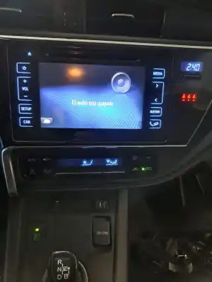 Veículo de Sucata toyota auris (e18) toyota auris do ano 2012 alimentado 