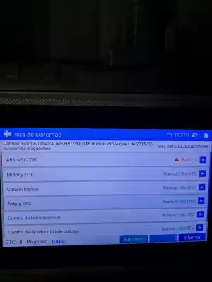 Veículo de Sucata toyota auris (e18) toyota auris do ano 2012 alimentado 