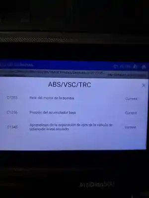 Veículo de Sucata toyota auris (e18) toyota auris do ano 2012 alimentado 