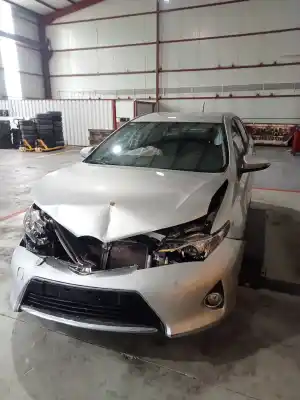 Scrapping Vehicle toyota auris 1zr of the year 2012 powered 1zr