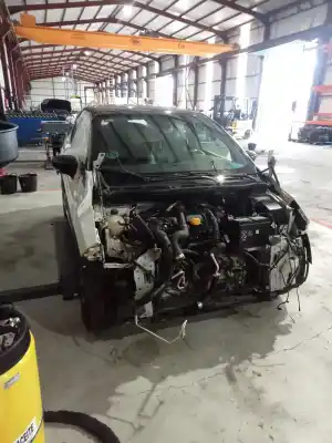 Veicolo di demolizione renault captur ii (2019-0) dell'anno 2013 alimentato 