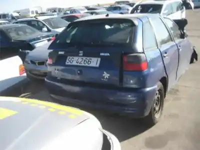 Veículo de Sucata seat ibiza 021c1000 do ano 1985 alimentado 021c1000