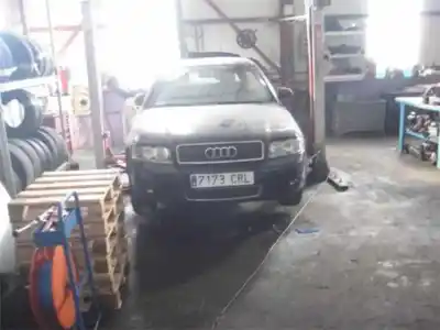 Scrapping Vehicle audi a4 avant (8e) bau of the year 2001 powered bau