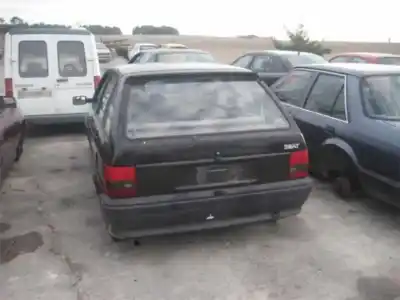 Veículo de Sucata seat ibiza 021c1000 do ano 1985 alimentado 021c1000