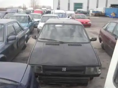 Veículo de Sucata seat ibiza 021c1000 do ano 1985 alimentado 021c1000