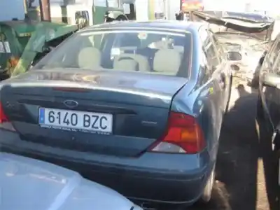 Sloopvoertuig ford focus berlina (cak) focus 1 90 cv van het jaar 1998 aangedreven c9db