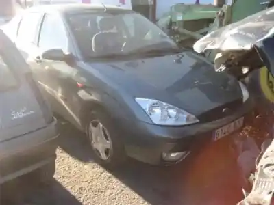 Sloopvoertuig ford focus berlina (cak) focus 1 90 cv van het jaar 1998 aangedreven c9db