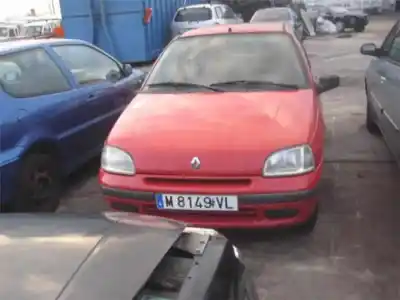 Veicolo di demolizione renault clio ii (bb_, cb_) 1.2 (bb0a, bb0f, bb10, bb1k, bb28, bb2d, bb2h, cb0a,... dell'anno 2001 alimentato d7f710